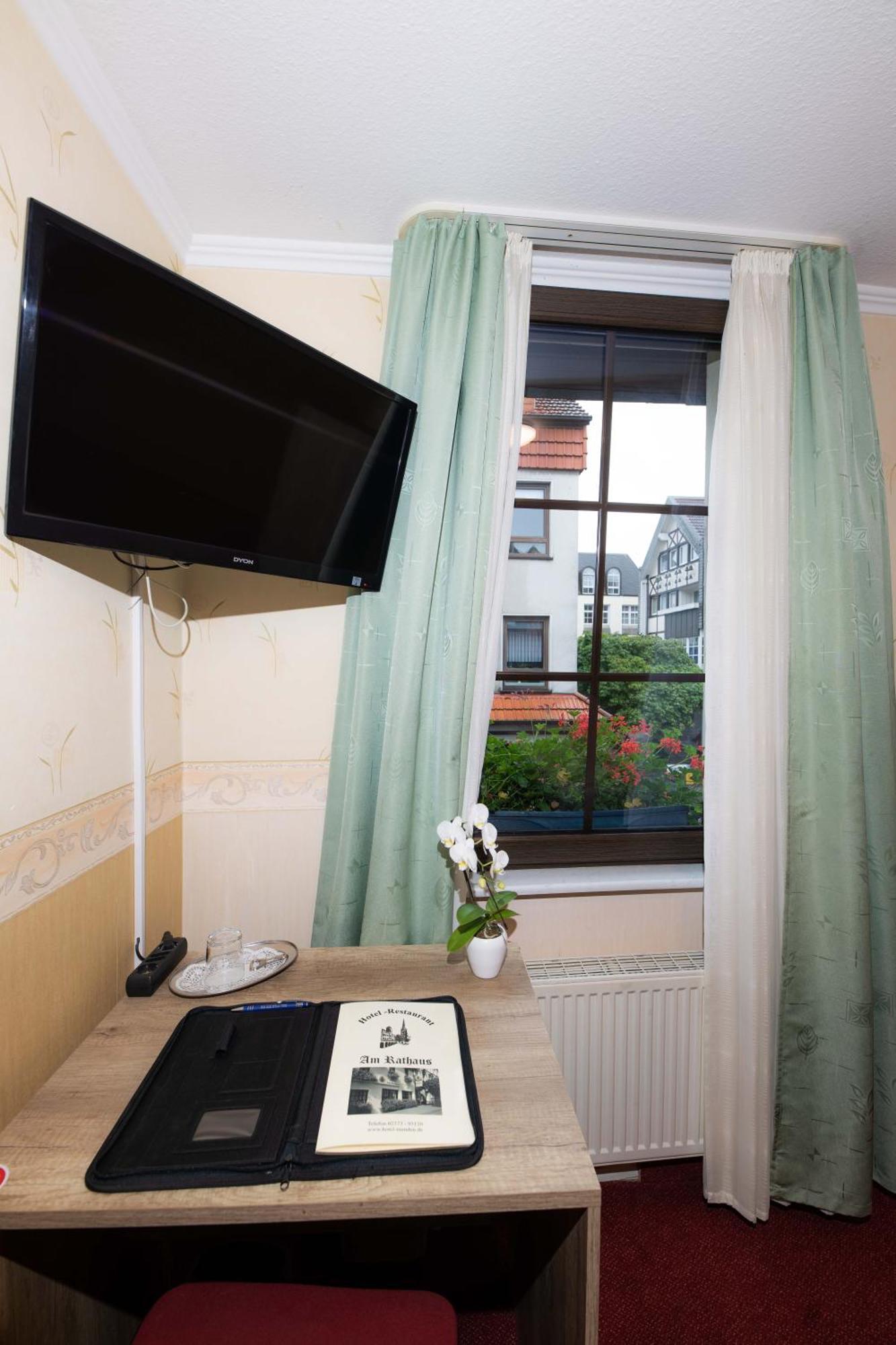 Hotel Am Rathaus Menden Extérieur photo