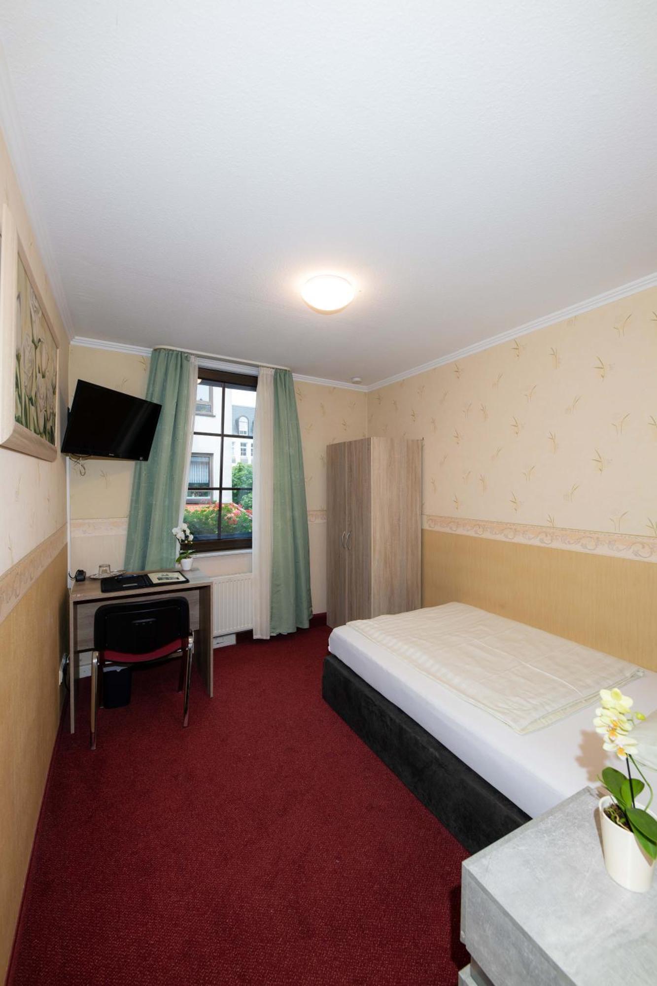 Hotel Am Rathaus Menden Extérieur photo
